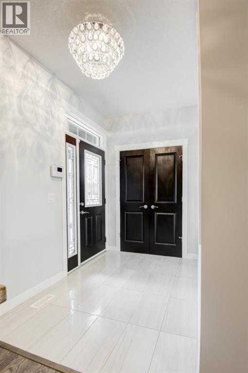 53 Sherwood Square Nw, Calgary, AB - Indoor Photo Showing Other Room