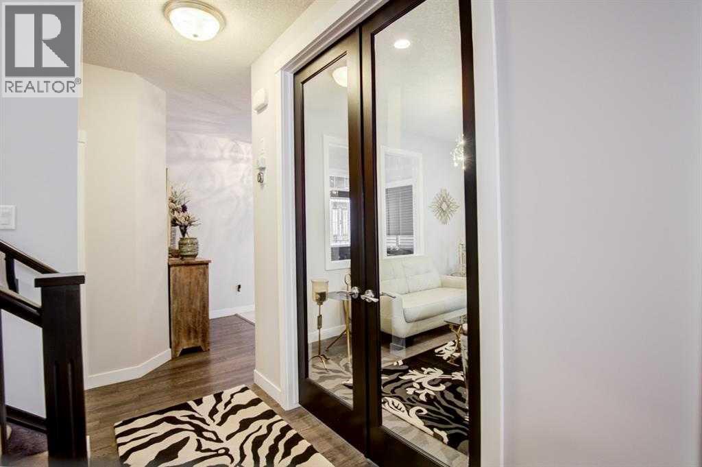 53 Sherwood Square Nw, Calgary, AB - Indoor Photo Showing Other Room