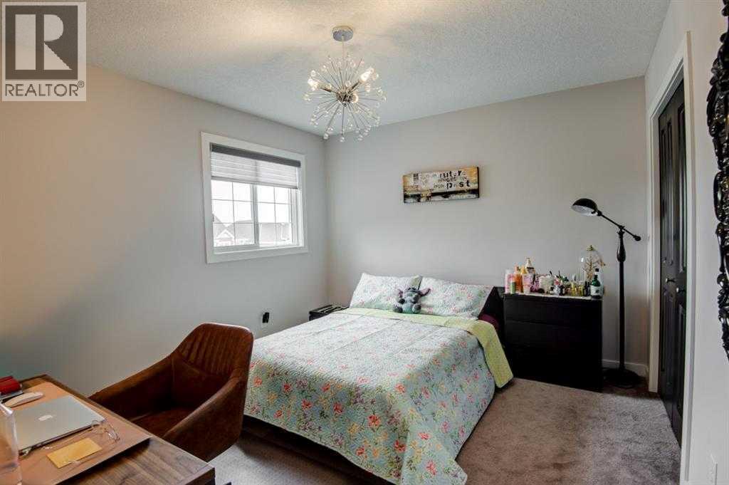 53 Sherwood Square Nw, Calgary, AB - Indoor Photo Showing Bedroom