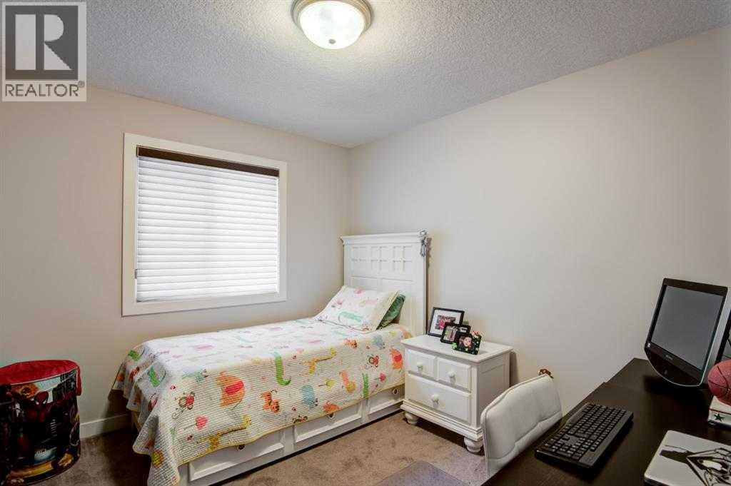 53 Sherwood Square Nw, Calgary, AB - Indoor Photo Showing Bedroom
