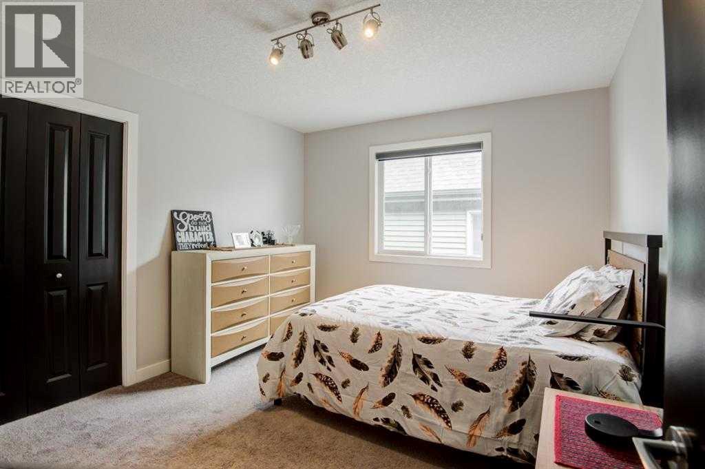 53 Sherwood Square Nw, Calgary, AB - Indoor Photo Showing Bedroom