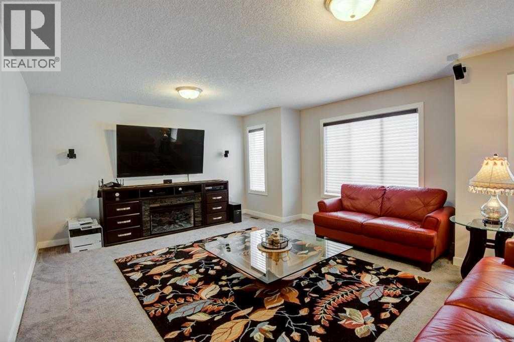 53 Sherwood Square Nw, Calgary, AB - Indoor Photo Showing Living Room
