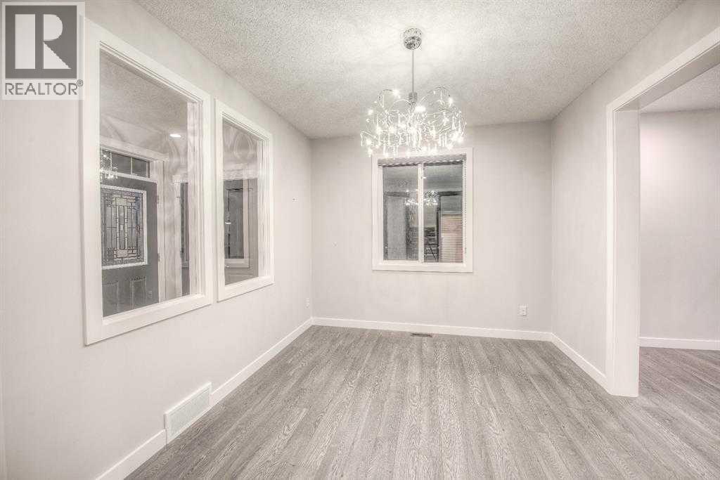 53 Sherwood Square Nw, Calgary, AB - Indoor Photo Showing Other Room