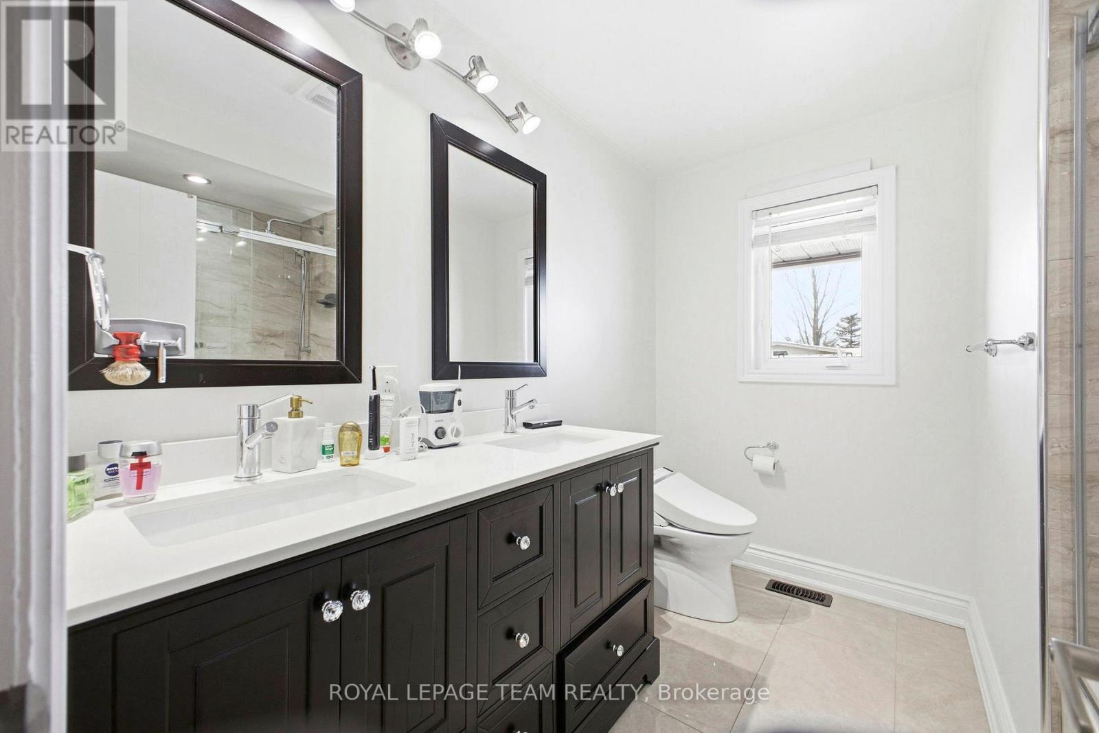 2171 Martha Avenue, Ottawa, ON - Indoor Photo Showing Bathroom