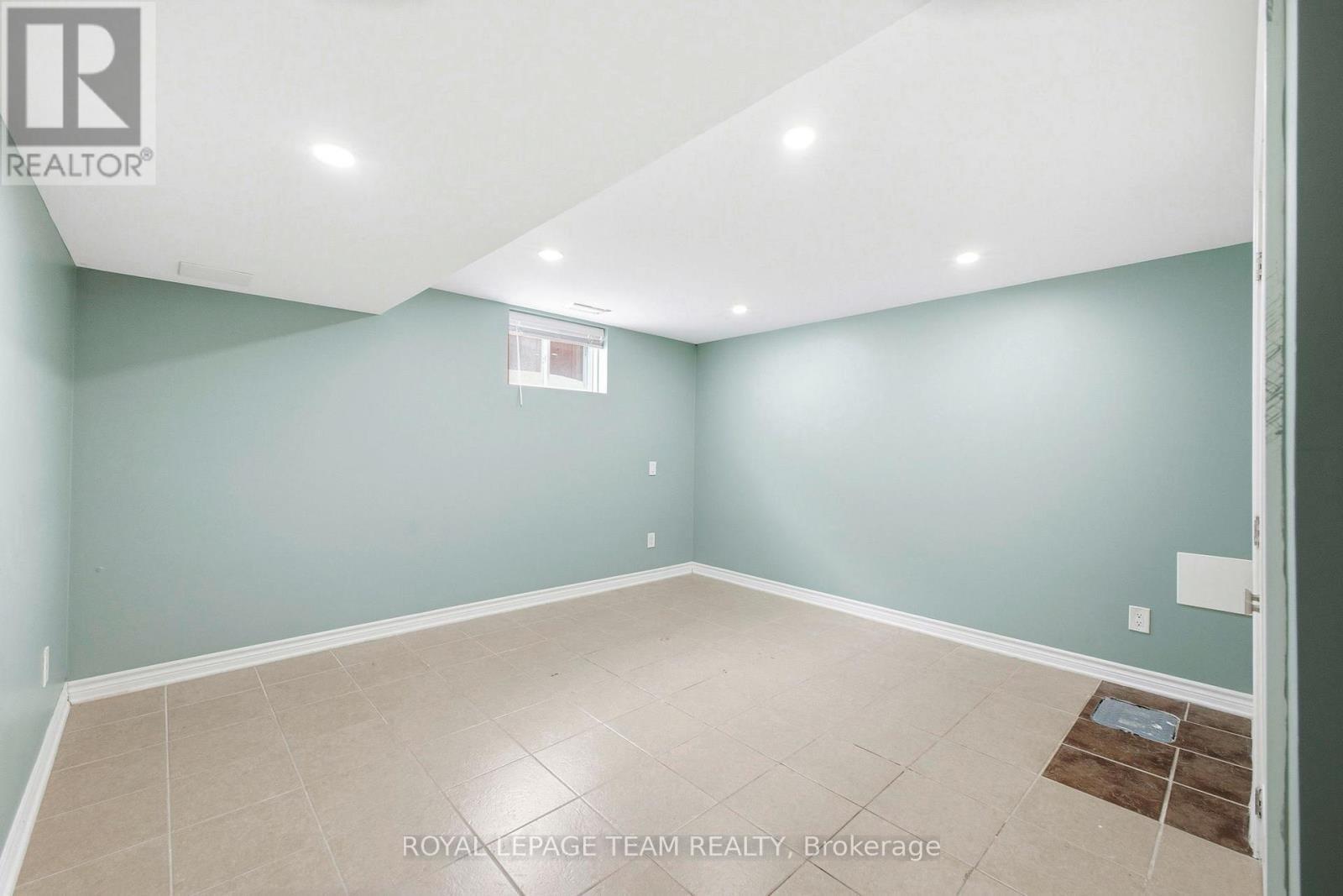 2171 Martha Avenue, Ottawa, ON - Indoor