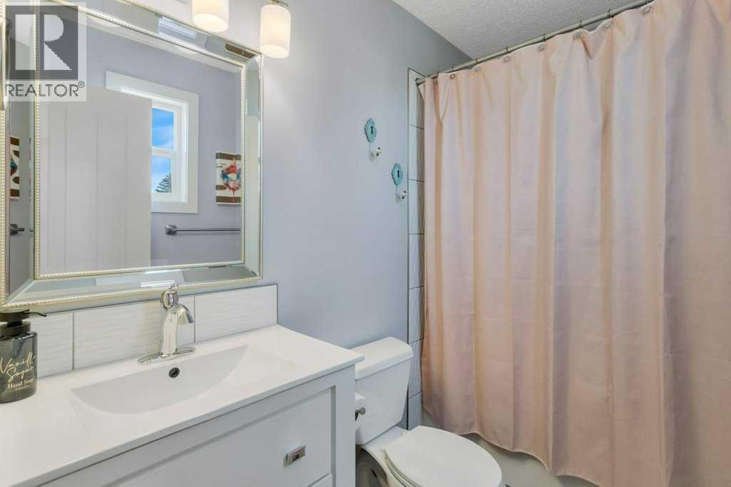 12 Rutherford Drive, Red Deer, AB - Indoor Photo Showing Bathroom
