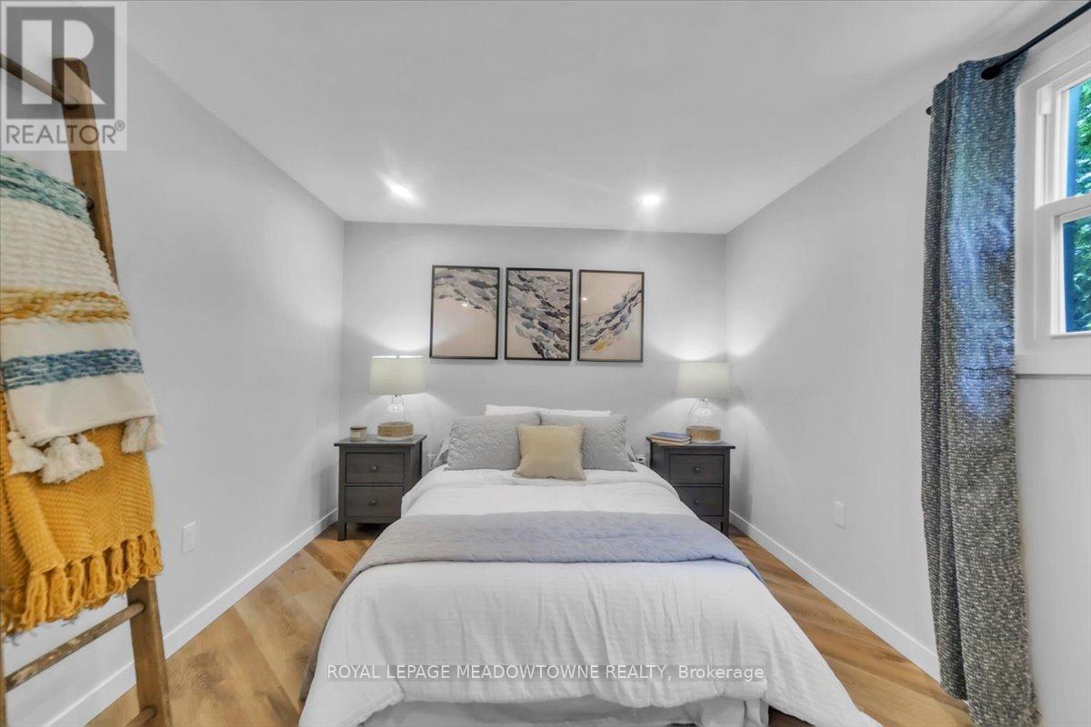 80 Mcanulty Boulevard, Hamilton, ON - Indoor Photo Showing Bedroom