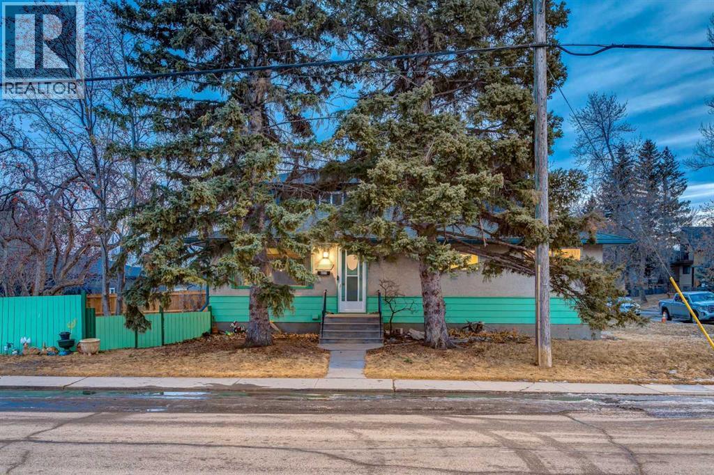 4313 30 Avenue Sw, Calgary, AB - Outdoor