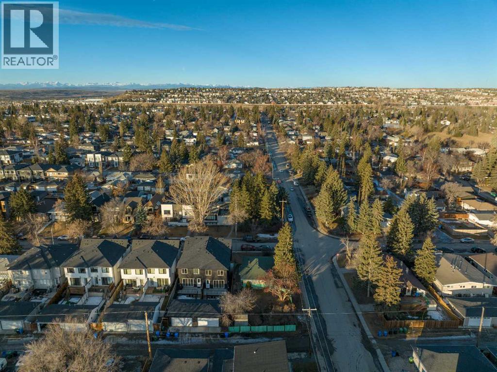 4313 30 Avenue Sw, Calgary, AB - Outdoor With View