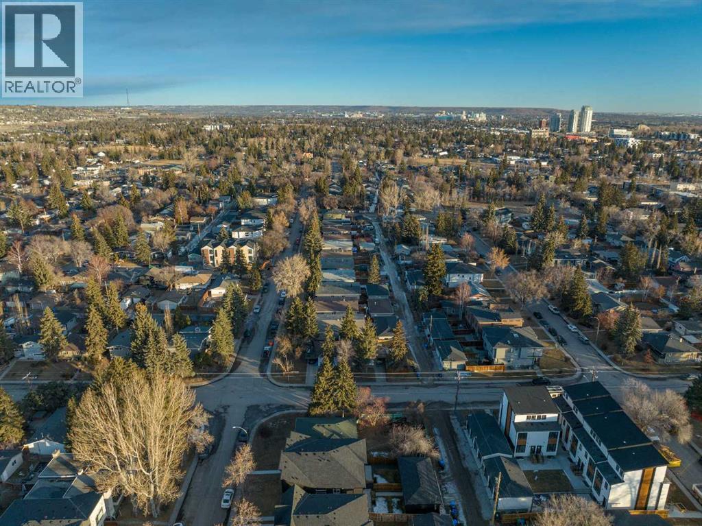 4313 30 Avenue Sw, Calgary, AB - Outdoor With View