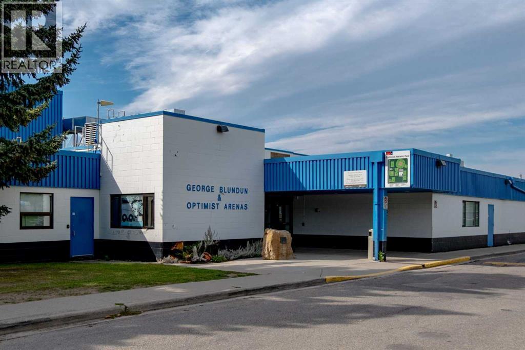 4313 30 Avenue Sw, Calgary, AB - Outdoor