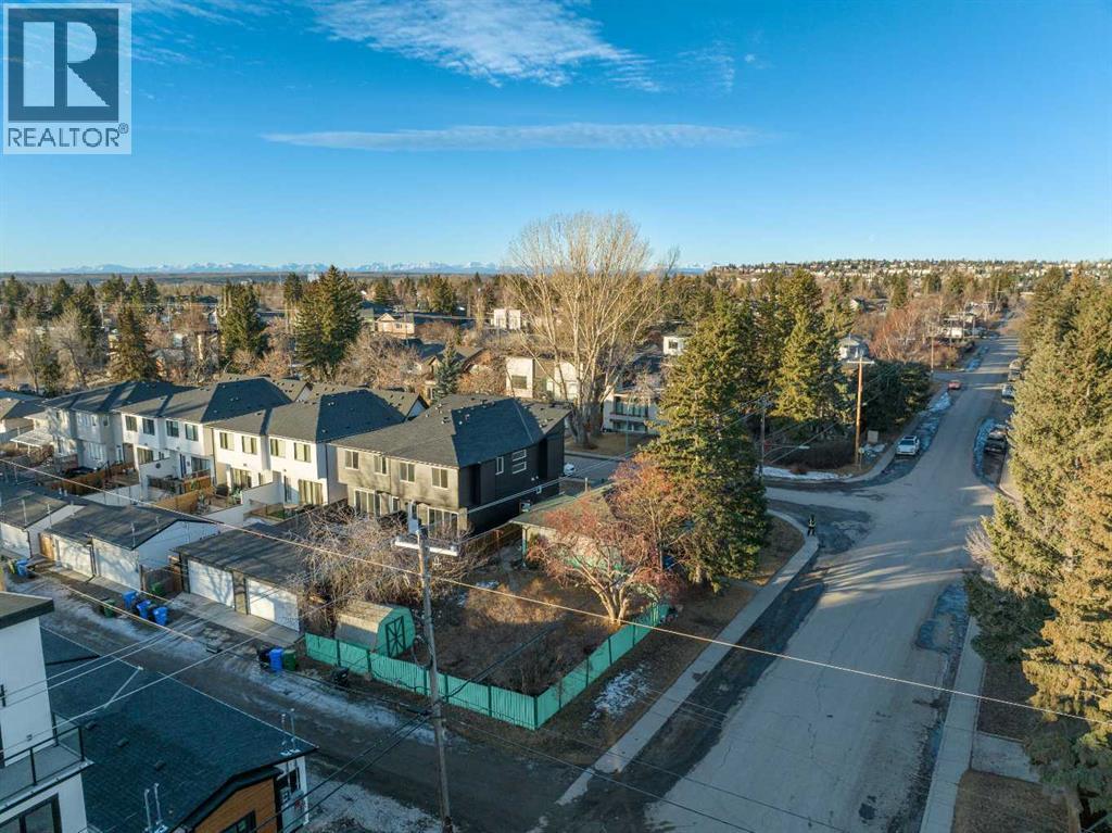 4313 30 Avenue Sw, Calgary, AB - Outdoor With View