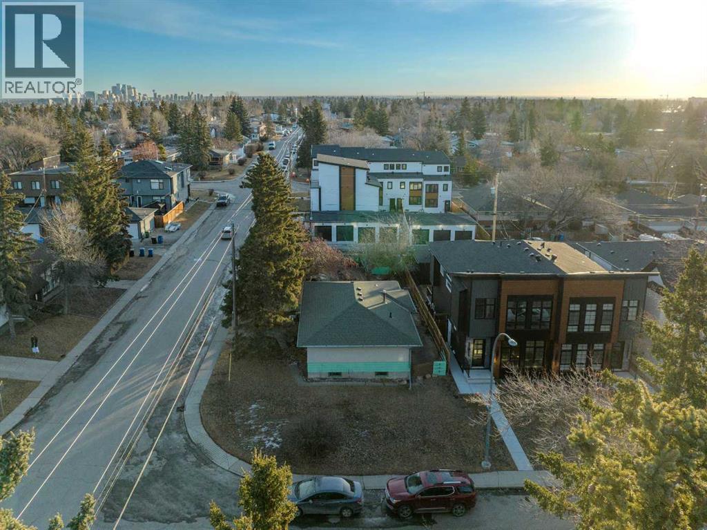 4313 30 Avenue Sw, Calgary, AB - Outdoor With View