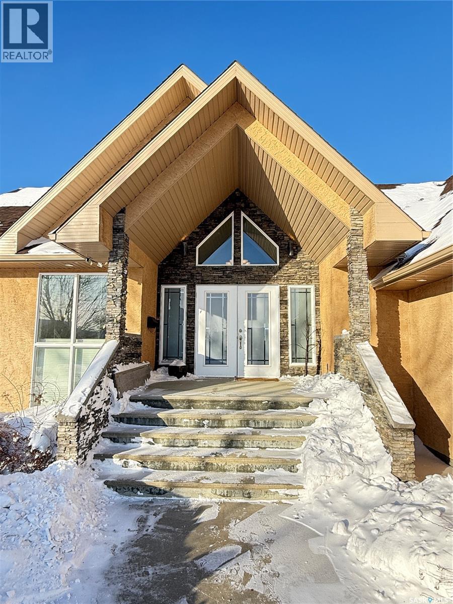 785 Washington Drive, Weyburn, SK - Outdoor