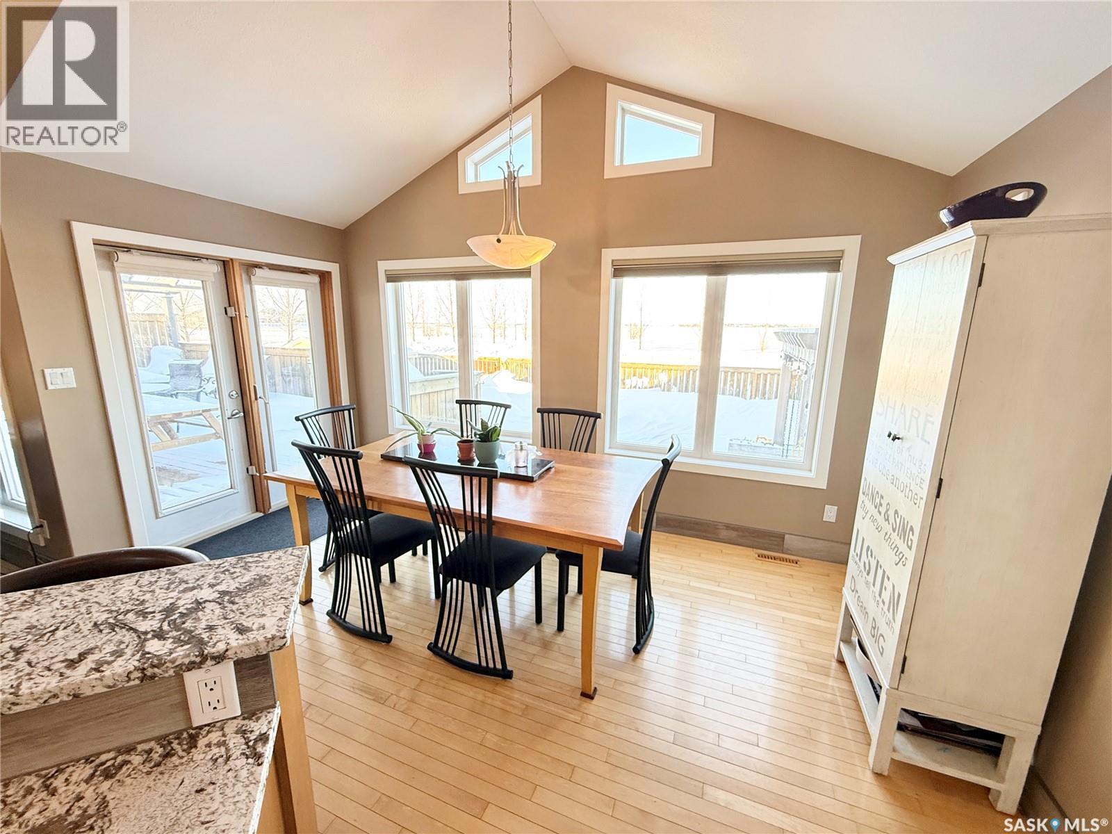 785 Washington Drive, Weyburn, SK - Indoor Photo Showing Dining Room