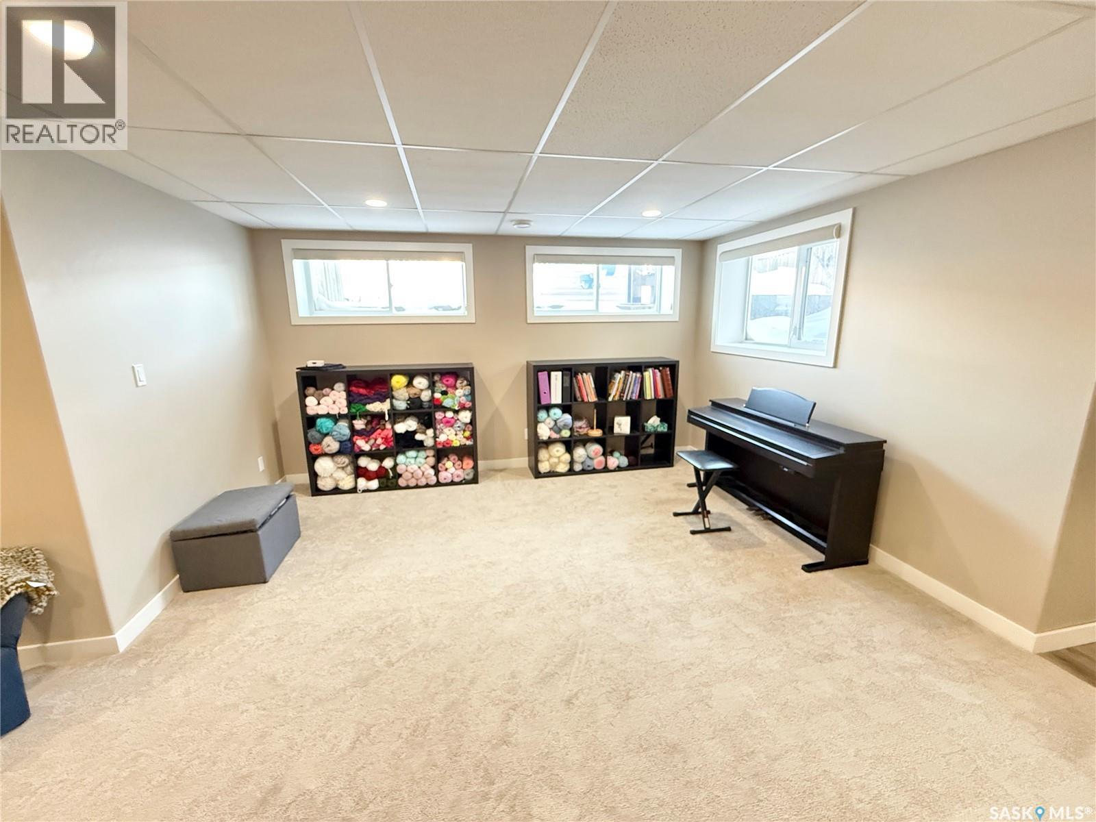 785 Washington Drive, Weyburn, SK - Indoor