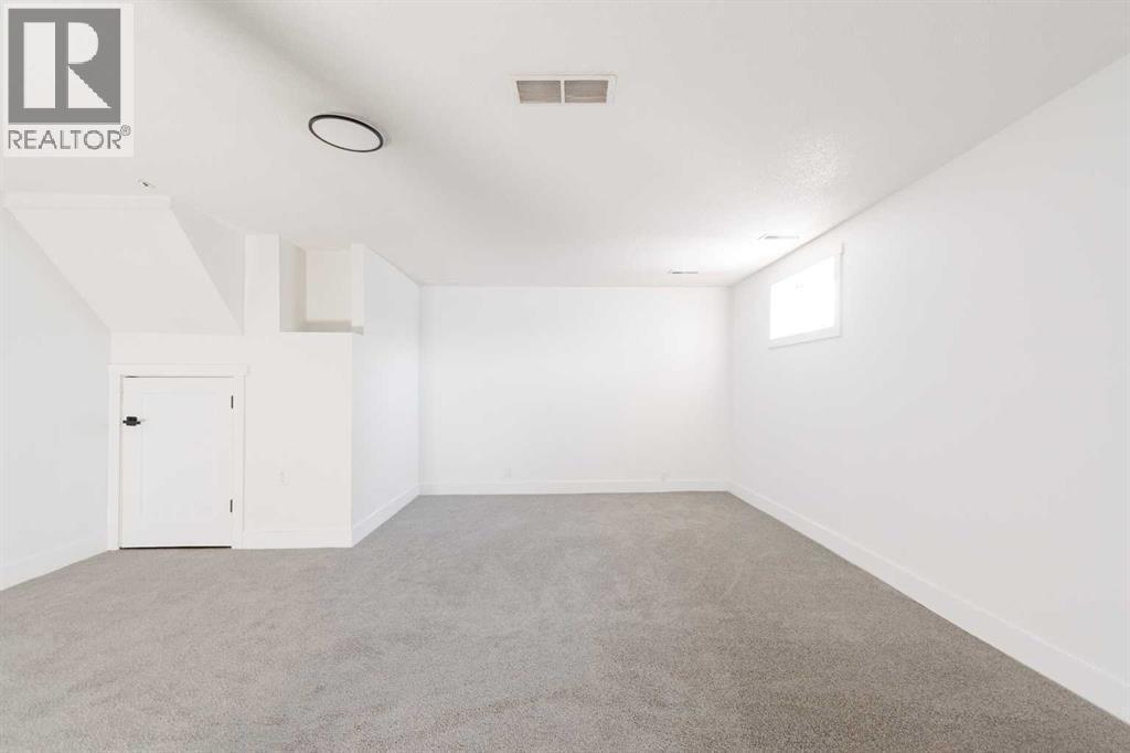 113 Bird Crescent, Fort Mcmurray, AB - Indoor Photo Showing Other Room