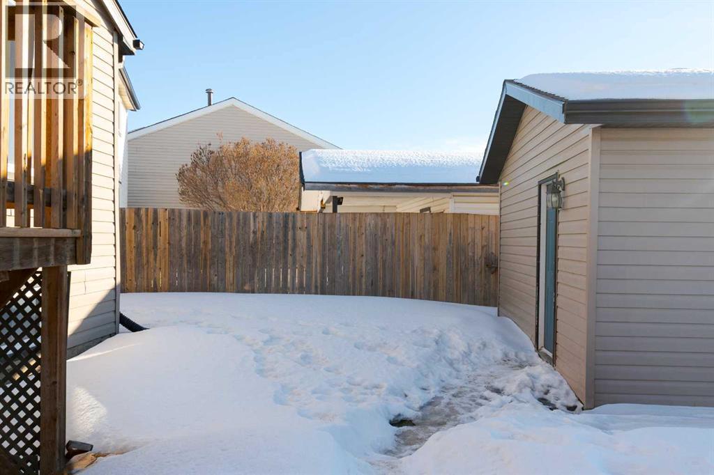113 Bird Crescent, Fort Mcmurray, AB - Outdoor With Exterior