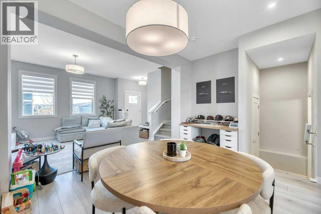 121 Dawson Circle, Chestermere, AB - Indoor Photo Showing Dining Room