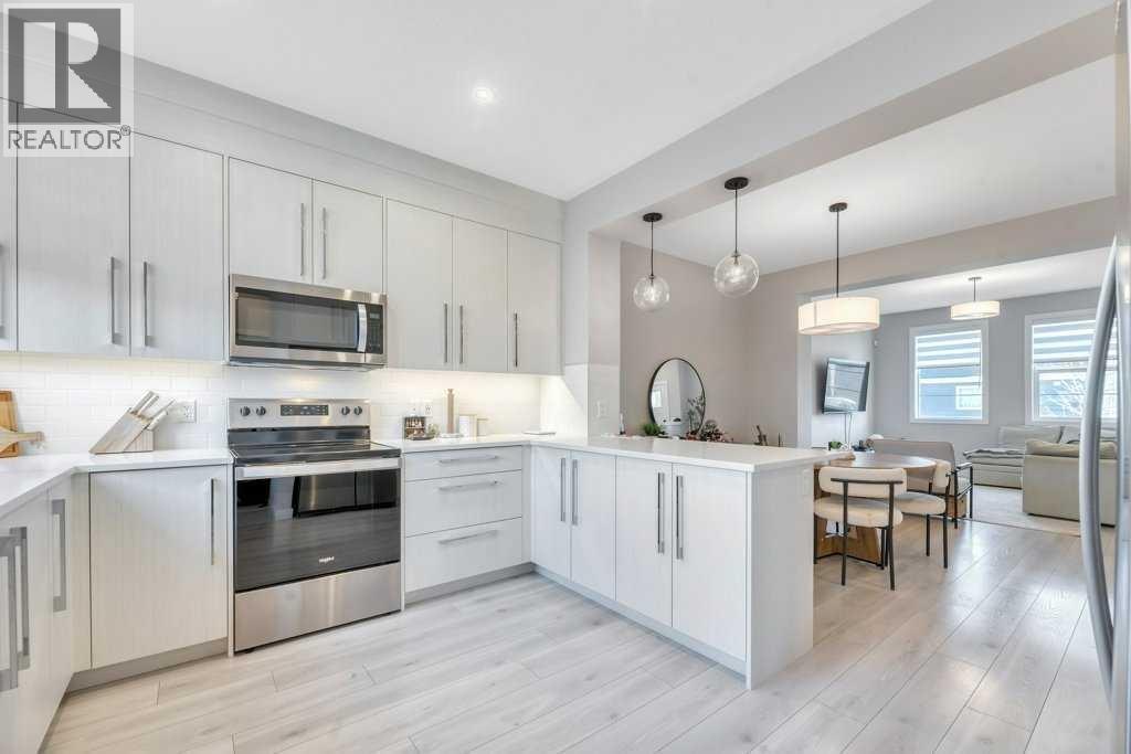 Amazing Kitchen - 121 Dawson Circle, Chestermere, AB - Indoor Photo Showing Kitchen With Upgraded Kitchen