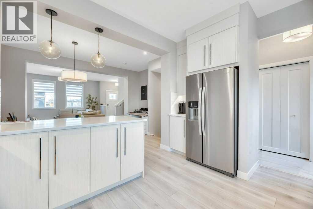 121 Dawson Circle, Chestermere, AB - Indoor Photo Showing Kitchen