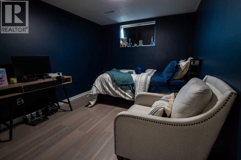 5018 42 Avenue, Taber, AB - Indoor