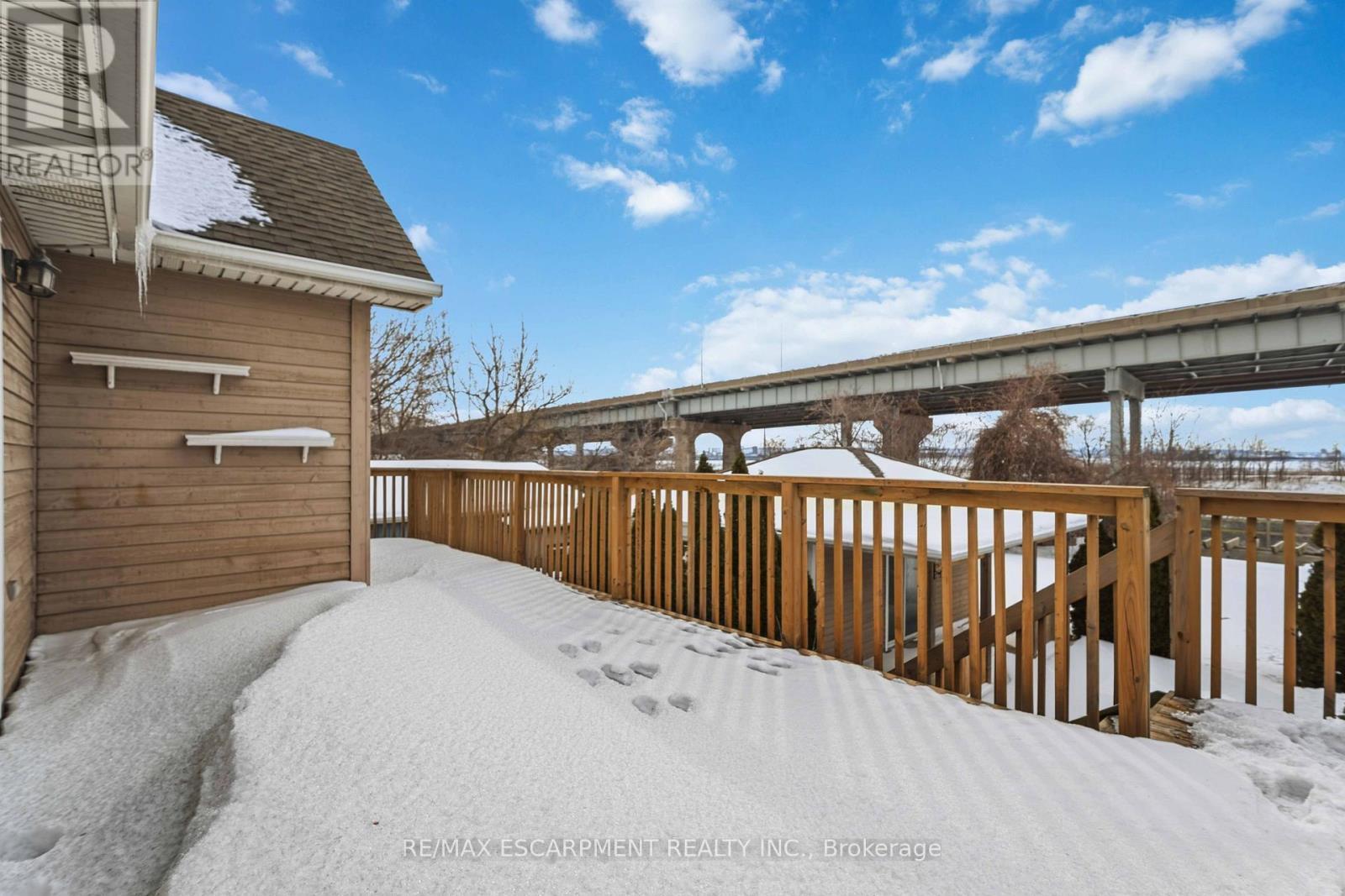 1056 Beach Boulevard, Hamilton, ON - Outdoor With Exterior