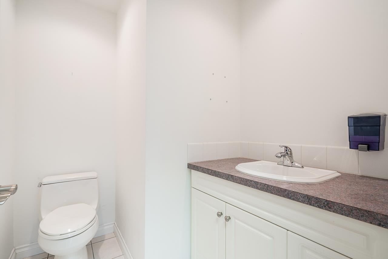 206 12877 76 Avenue, Surrey, BC