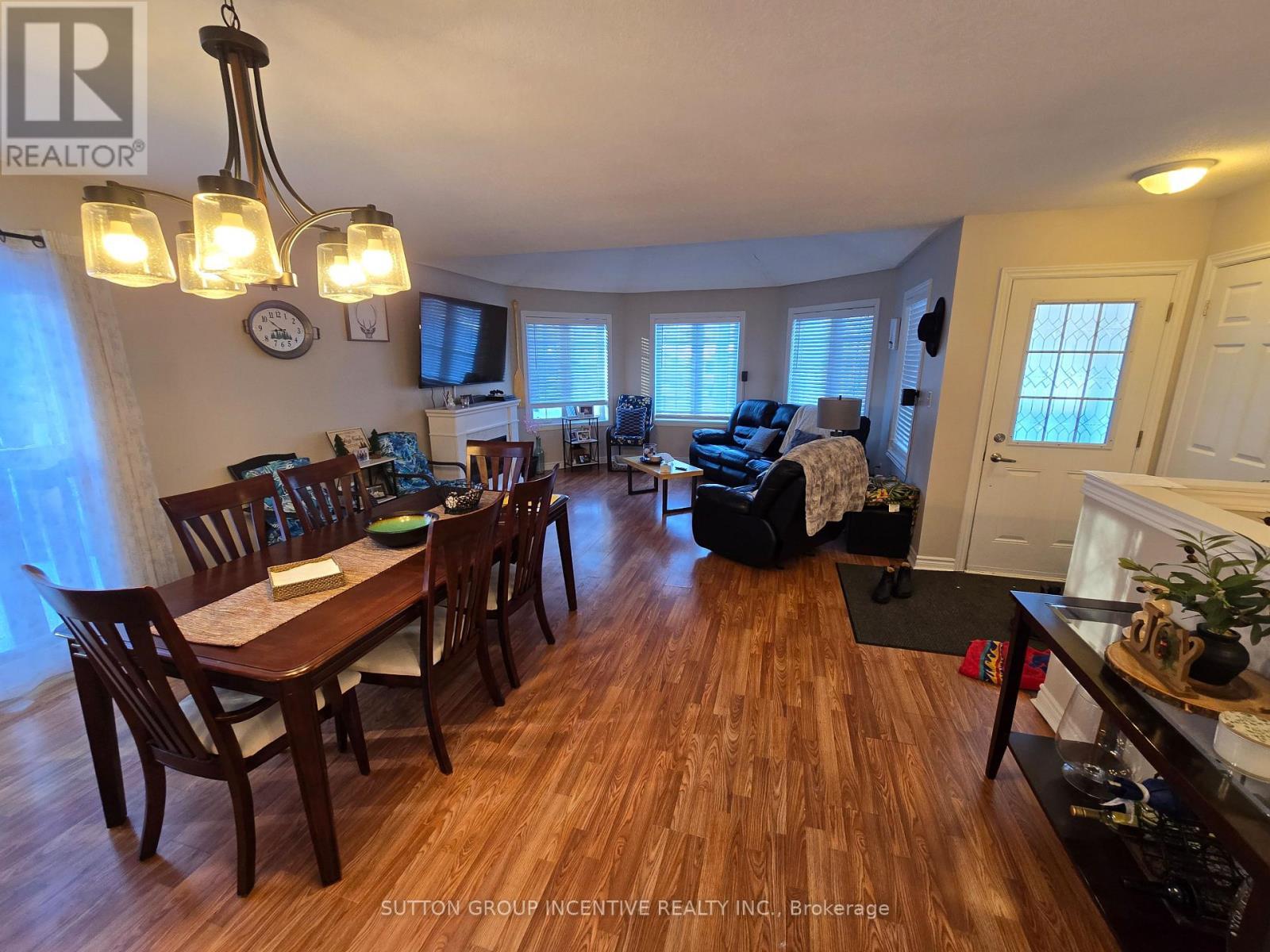 113 Desroches Trail, Tiny, ON - Indoor Photo Showing Dining Room
