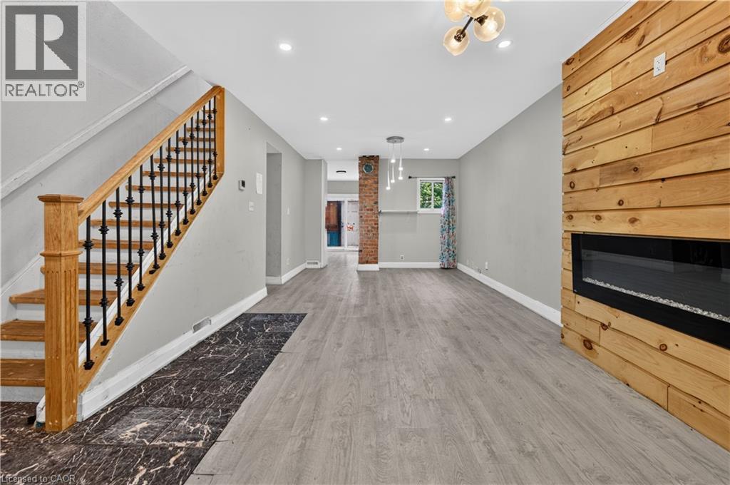 55 Francis Street, Hamilton, ON - Indoor Photo Showing Other Room