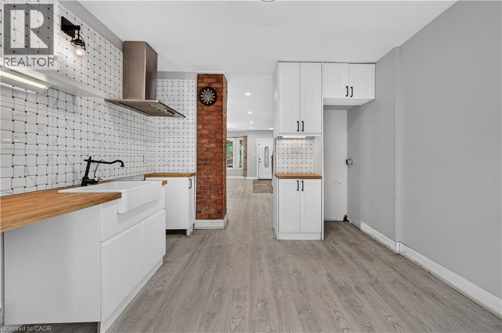 55 Francis Street, Hamilton, ON - Indoor Photo Showing Kitchen