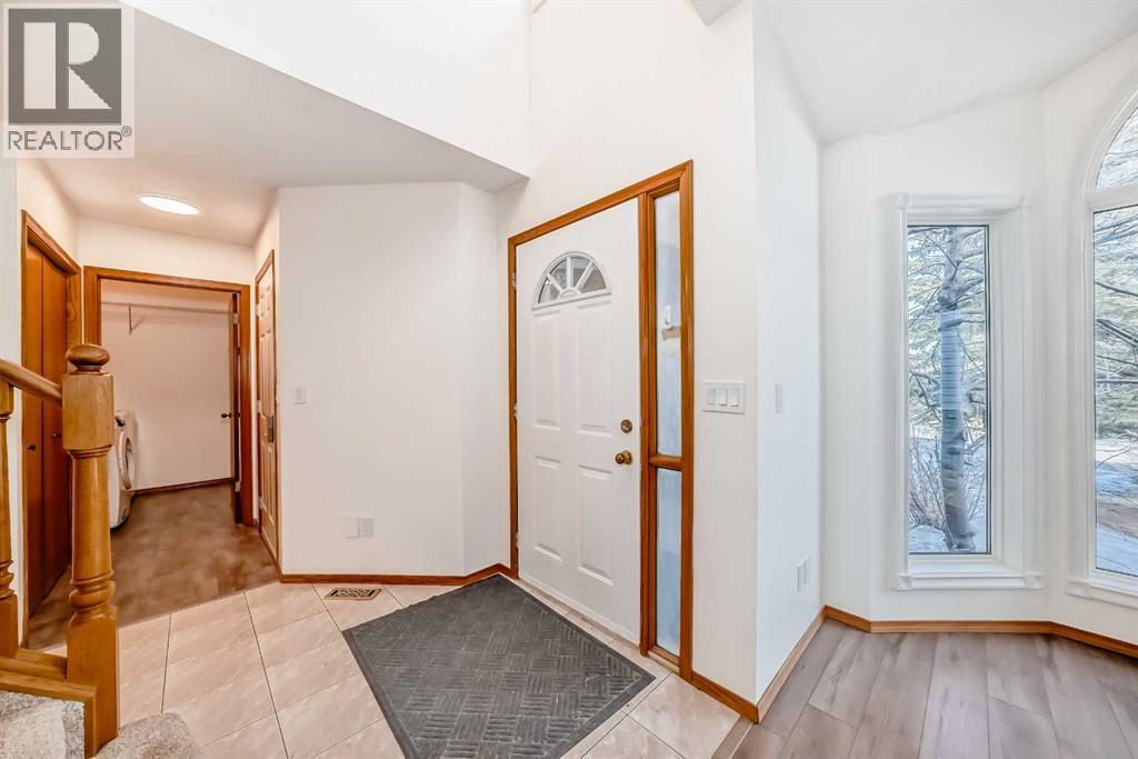 266 Edgepark Way Nw, Calgary, AB - Indoor Photo Showing Other Room