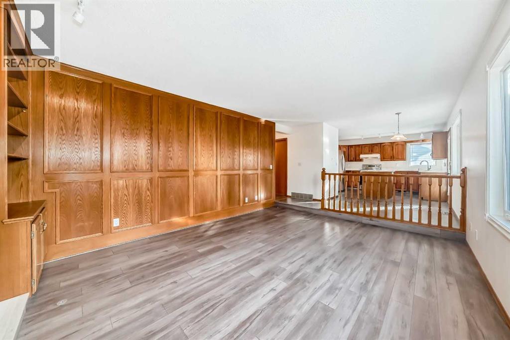 266 Edgepark Way Nw, Calgary, AB - Indoor Photo Showing Other Room