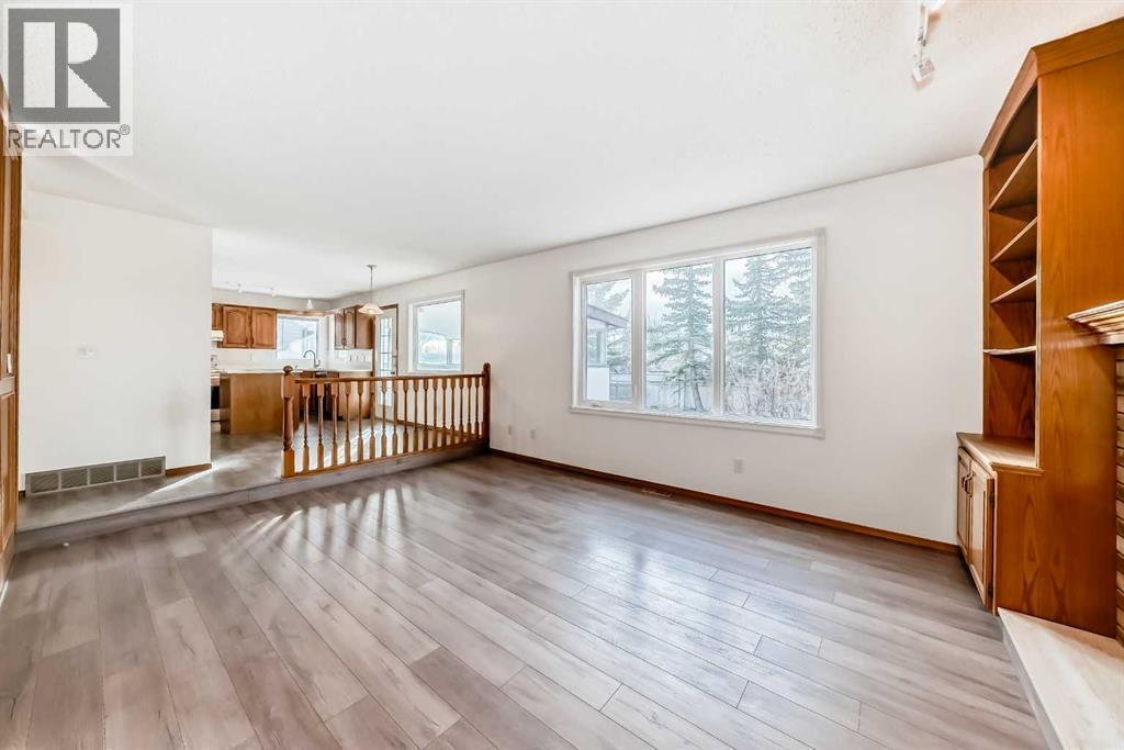 266 Edgepark Way Nw, Calgary, AB - Indoor Photo Showing Other Room