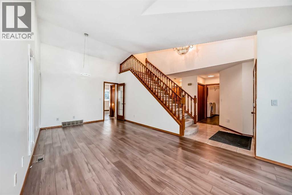 266 Edgepark Way Nw, Calgary, AB - Indoor Photo Showing Other Room