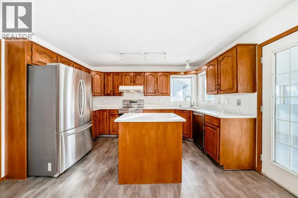 266 Edgepark Way Nw, Calgary, AB - Indoor Photo Showing Kitchen