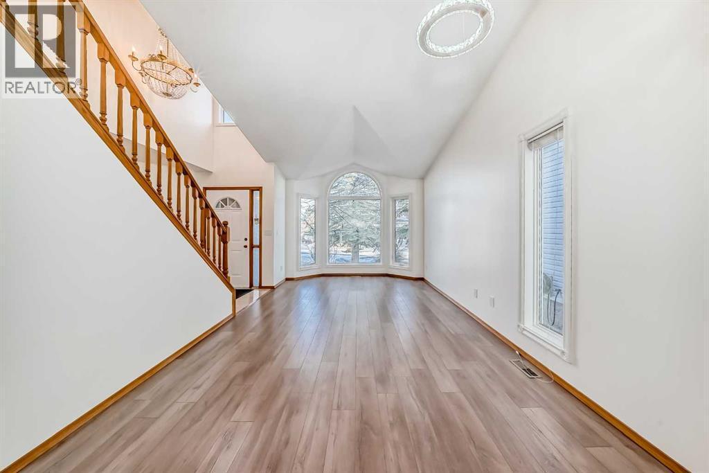 266 Edgepark Way Nw, Calgary, AB - Indoor Photo Showing Other Room