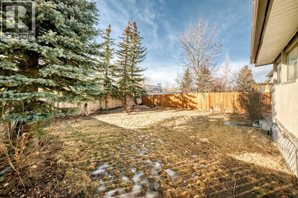 266 Edgepark Way Nw, Calgary, AB - Outdoor