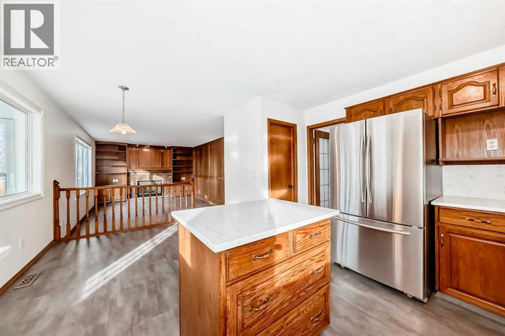 266 Edgepark Way Nw, Calgary, AB - Indoor Photo Showing Kitchen
