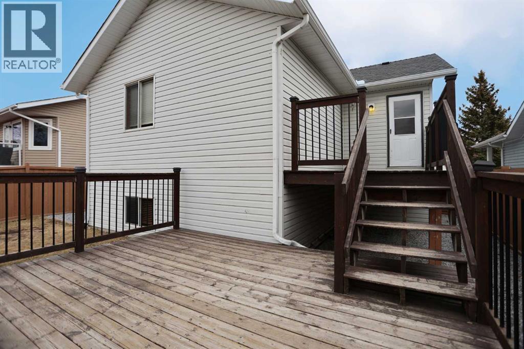 19 Sunridge Crescent Nw, Airdrie, AB - Outdoor With Deck Patio Veranda With Exterior