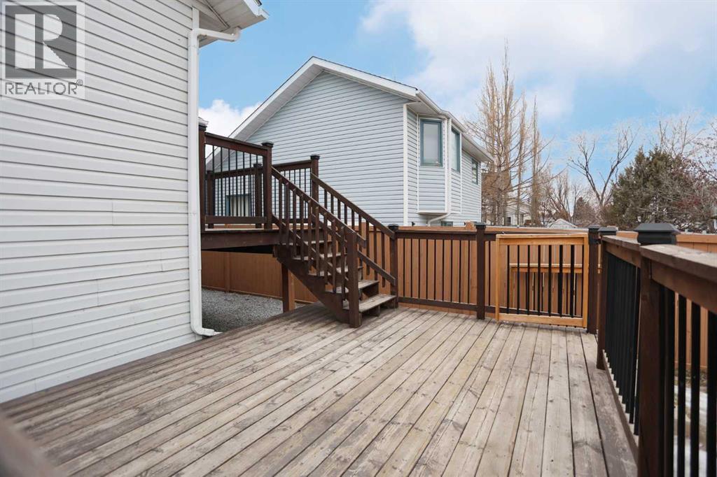 19 Sunridge Crescent Nw, Airdrie, AB - Outdoor With Deck Patio Veranda With Exterior
