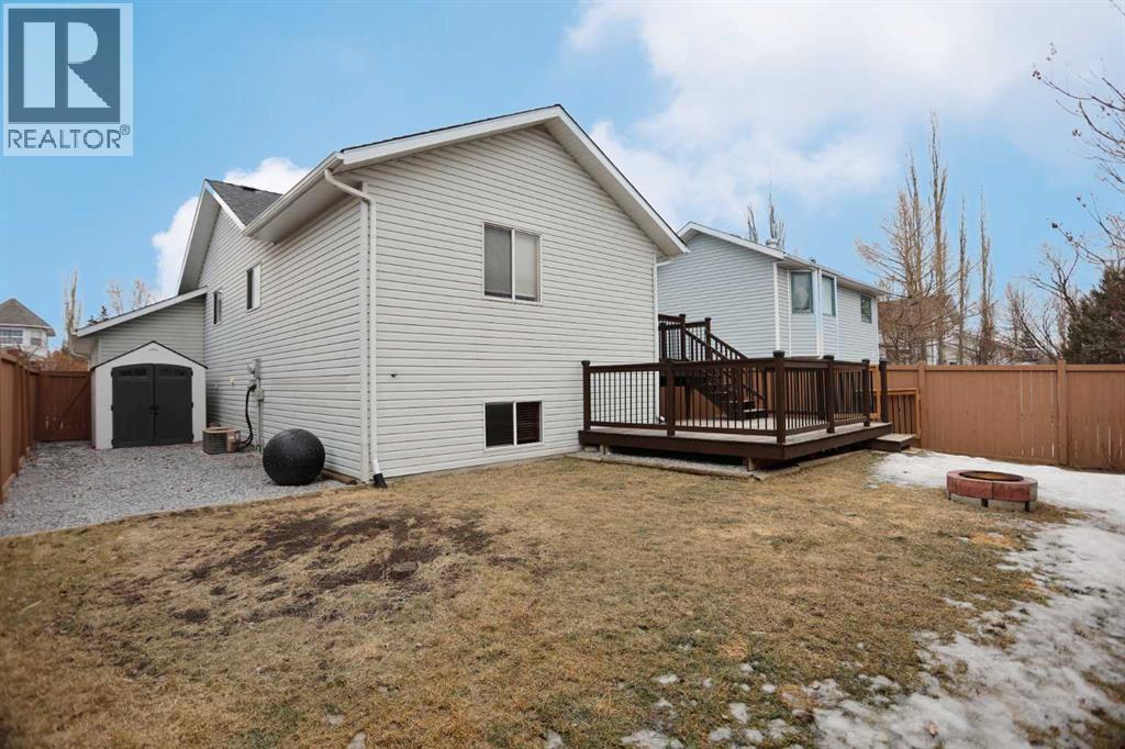 19 Sunridge Crescent Nw, Airdrie, AB - Outdoor With Deck Patio Veranda With Exterior