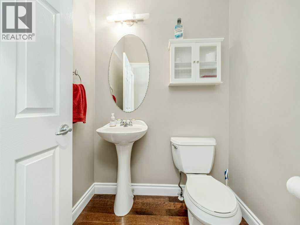 24 Fairmont Point S, Lethbridge, AB - Indoor Photo Showing Bathroom