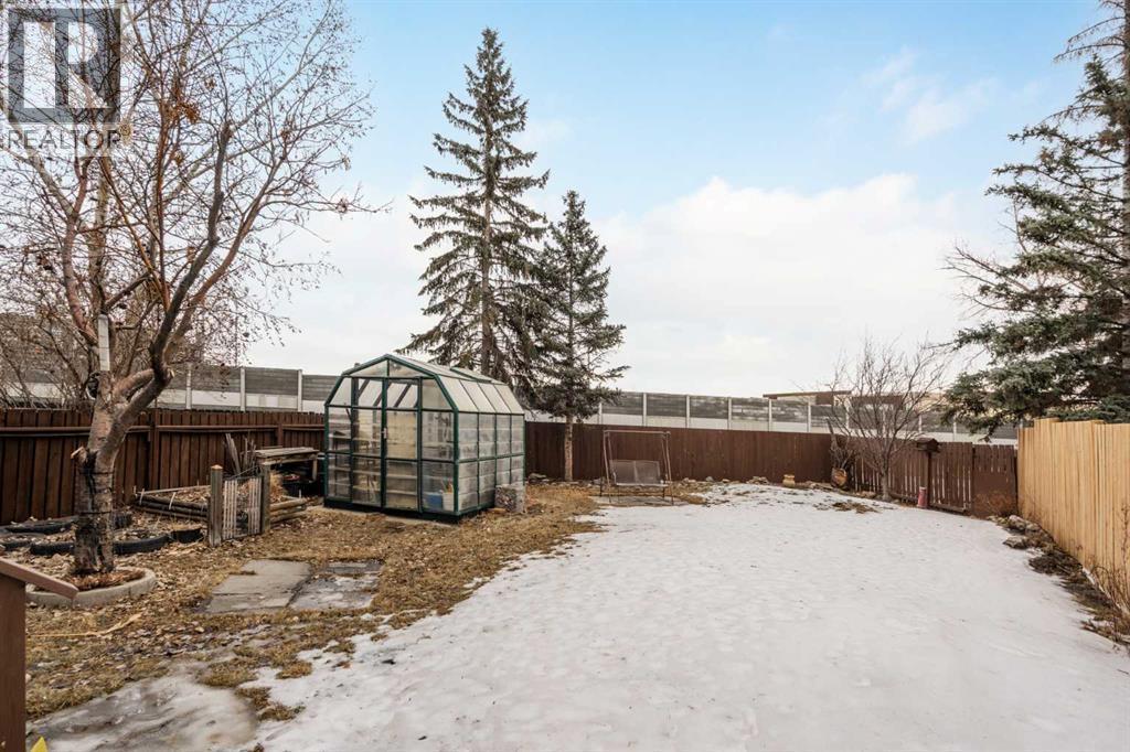 15 A Arlington Bay Se, Calgary, AB - Outdoor
