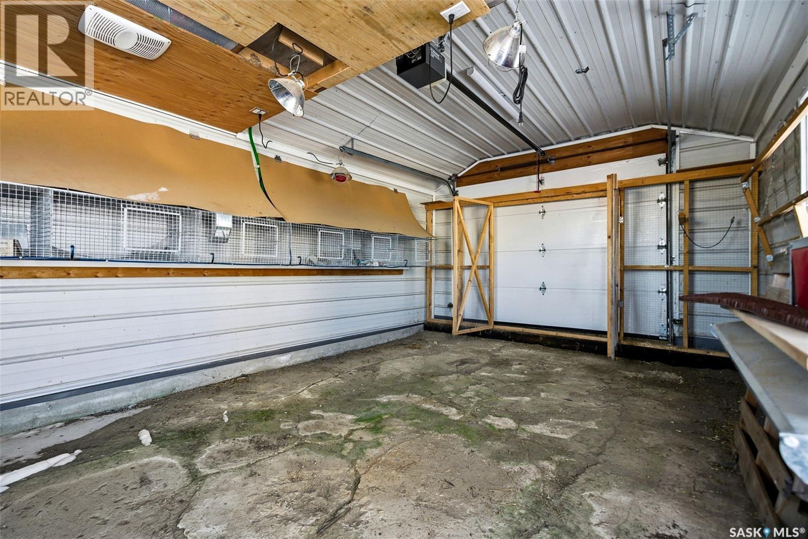 Matt Acreage, Edenwold, SK - Indoor Photo Showing Garage