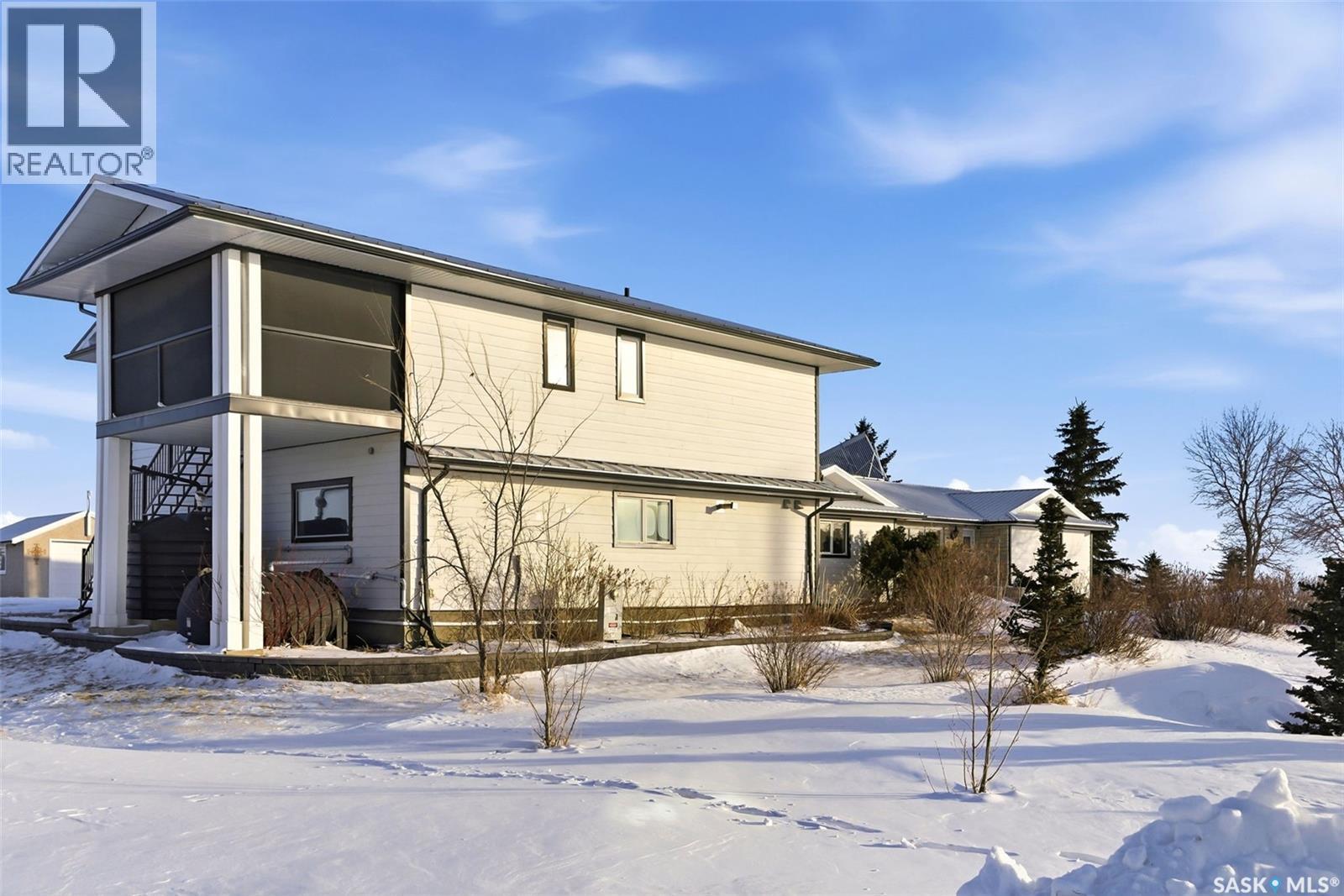 Matt Acreage, Edenwold, SK - Outdoor