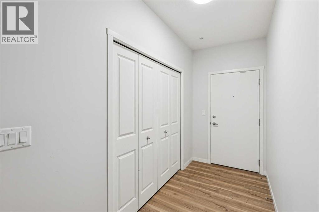 3116, 33 Carringham Gate Nw, Calgary, AB - Indoor Photo Showing Other Room