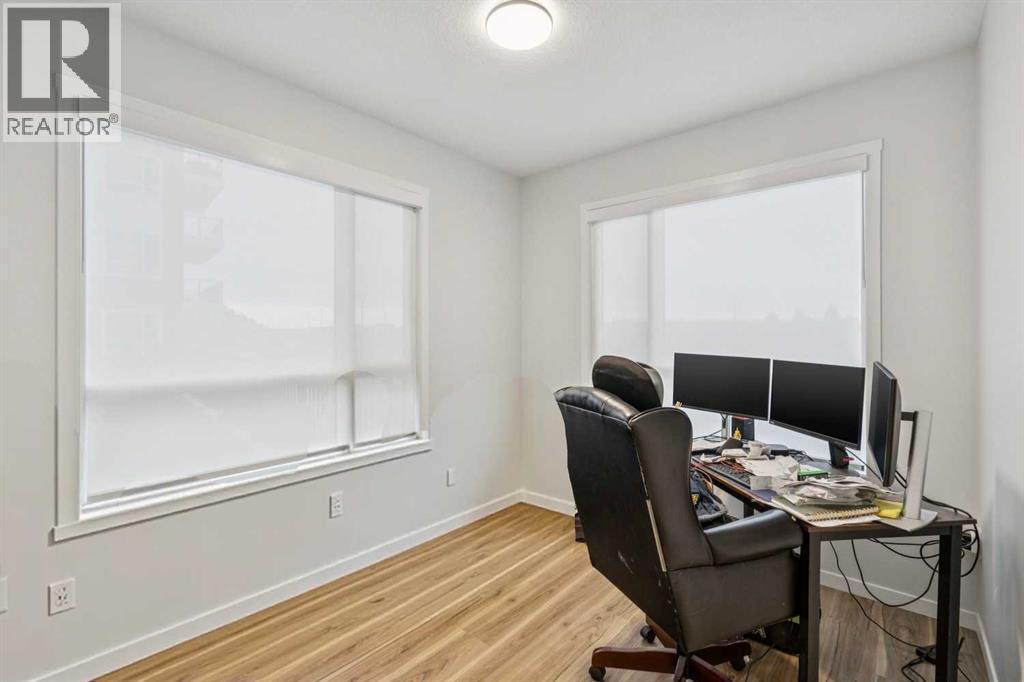 3116, 33 Carringham Gate Nw, Calgary, AB - Indoor Photo Showing Office