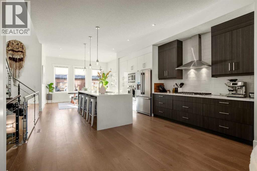 Awesome Kitchen for Hosting Friends/Family or Making Big Dinners - 303 30 Avenue Ne, Calgary, AB - Indoor Photo Showing Kitchen With Upgraded Kitchen