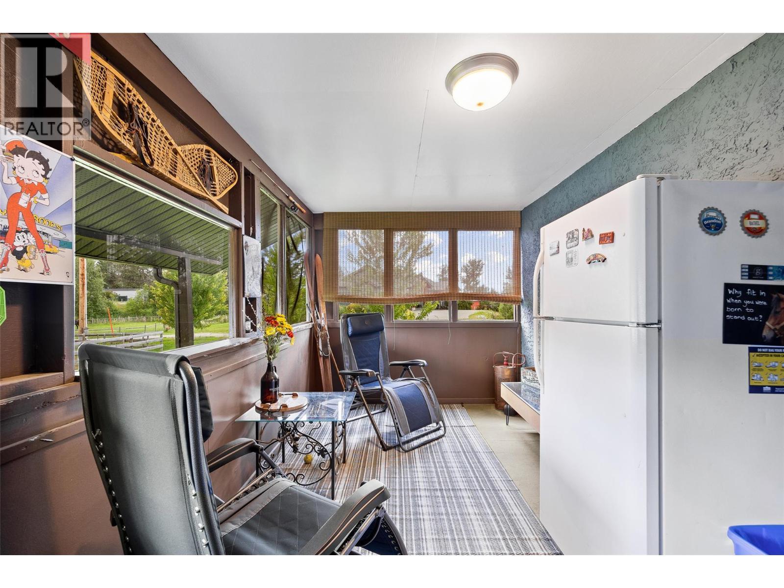 4284 Jaud Road, Kelowna, BC - Indoor